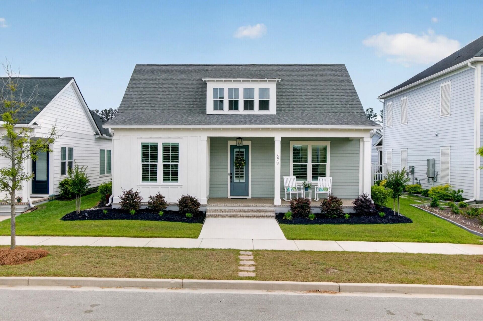 679 Blueway Avenue Photo 4