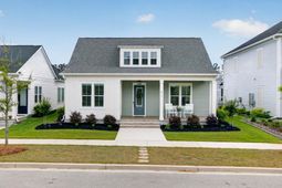 679 Blueway Avenue photo 4