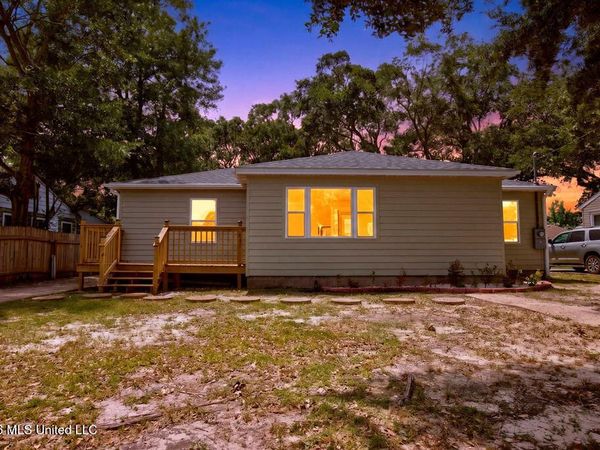 1662 Hollywood Boulevard, Biloxi, MS 39531