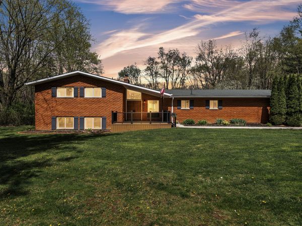 11273 9 Mile Road, South Lyon, MI 48178