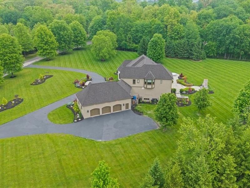 9020 Whisperinghill Drive, Indian Hill, OH 45242 Photo 95