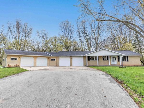 2879 LIME KILN ROAD, Green Bay, WI 54311