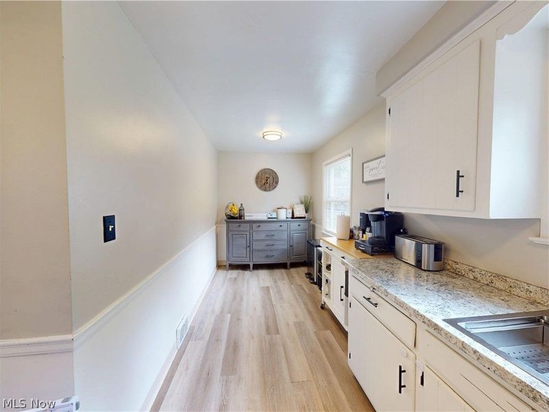 1339 Haverston Road, Lyndhurst, OH 44124 Photo 10