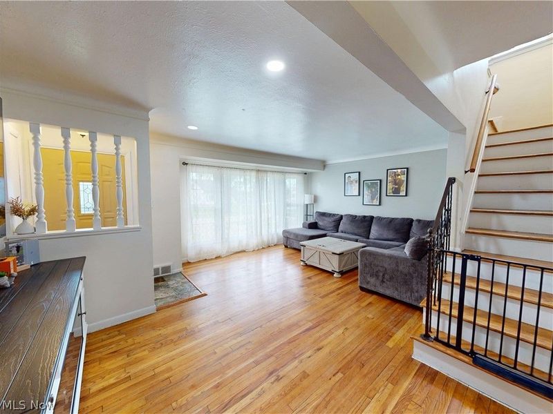 1339 Haverston Road, Lyndhurst, OH 44124 Photo 5