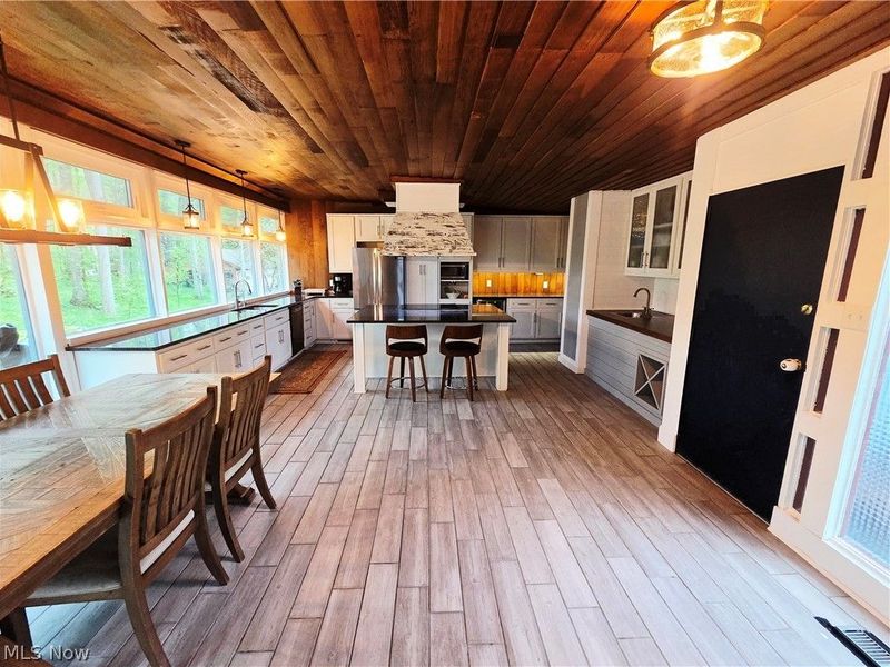 7700 Webster Road, Middleburg Heights, OH 44130 Photo 2