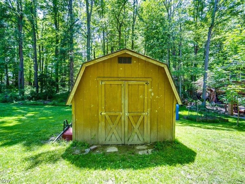 7700 Webster Road, Middleburg Heights, OH 44130 Photo 48