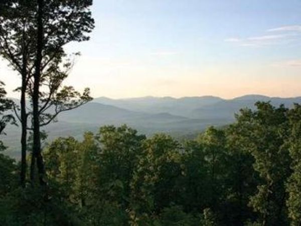 2 Mountain Oak Road , Cleveland, GA 30528