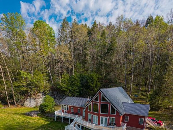 2123 Canvas Nettie Rd., SUMMERSVILLE, WV 26651