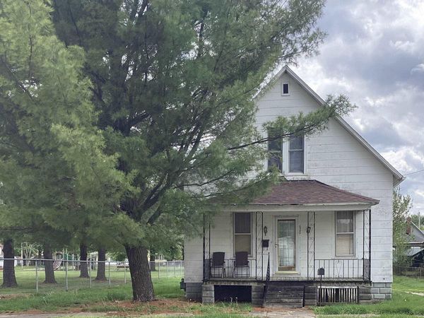 620 E WALNUT Street, Canton, IL 61520