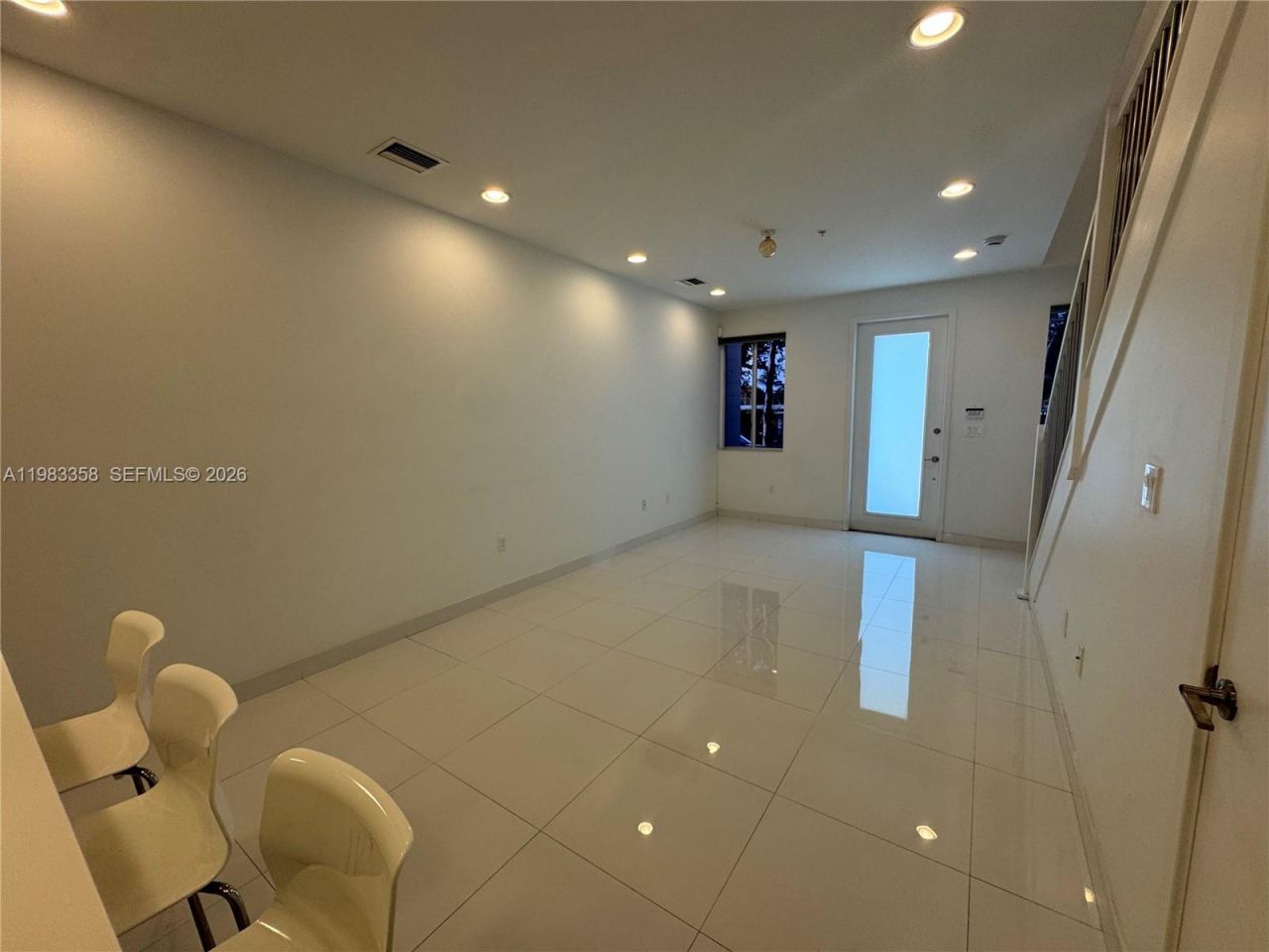 2630 NE 213 St, Unit 105, Miami, FL 33180 Photo