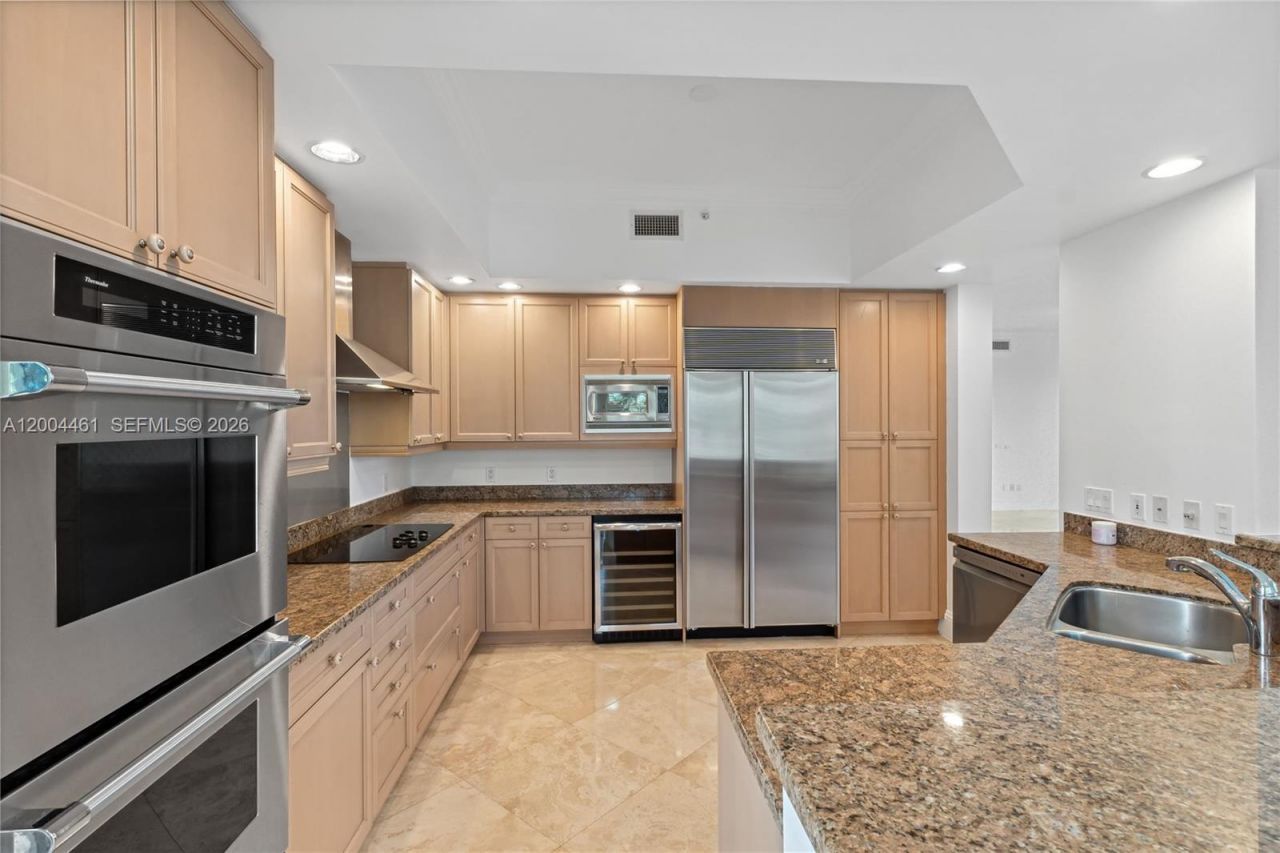 13621 Deering Bay Dr, Unit 304, Coral Gables, FL 33158 Photo