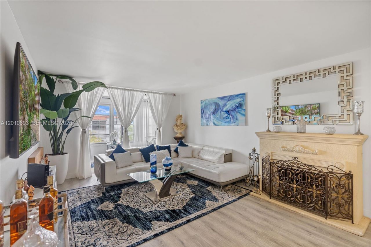 2850 Somerset Dr , Unit 410L, Lauderdale Lakes, FL 33311 Photo