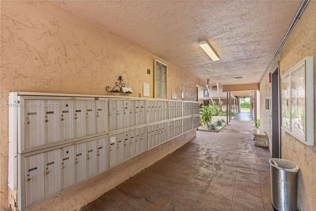 2850 Somerset Dr , Unit 410L, Lauderdale Lakes, FL 33311 Photo
