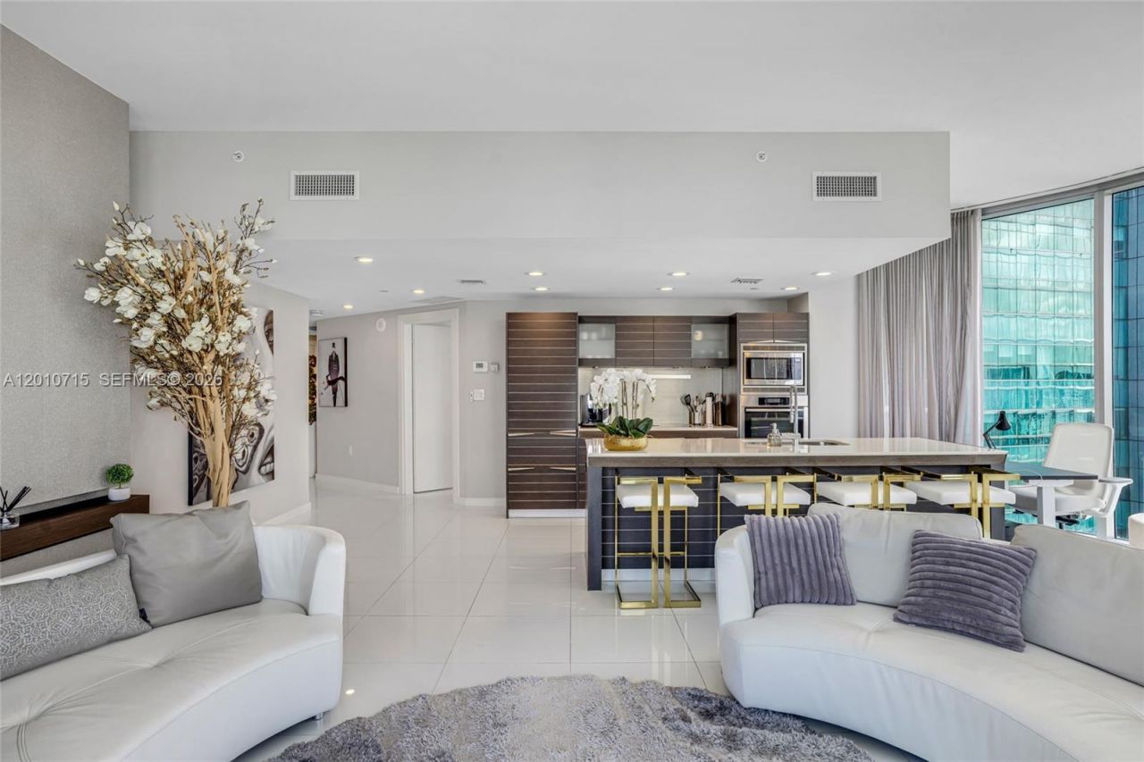 200 Biscayne Boulevard Way , Unit 4401, Miami, FL 33131 Photo