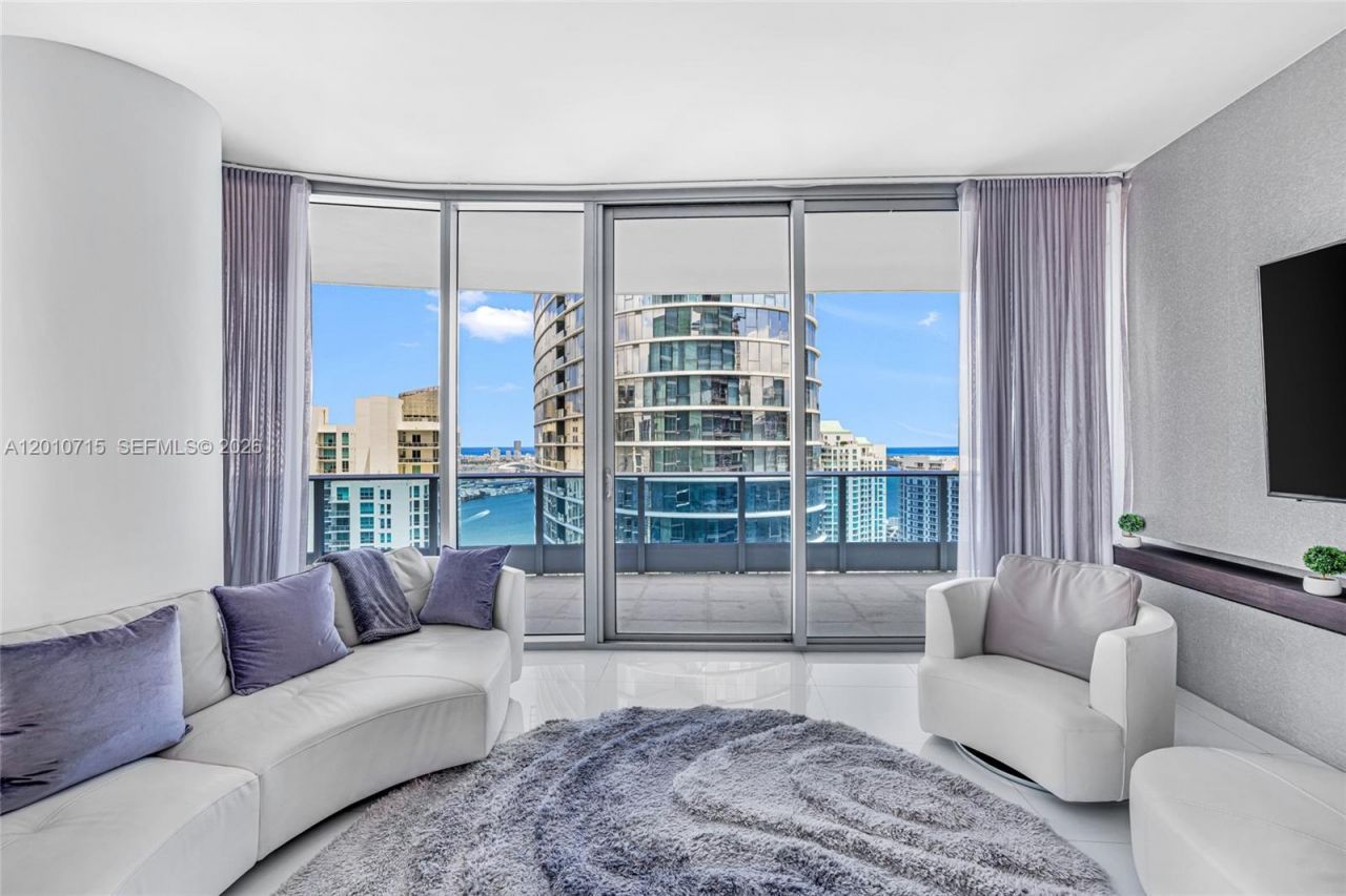 200 Biscayne Boulevard Way , Unit 4401, Miami, FL 33131 Photo