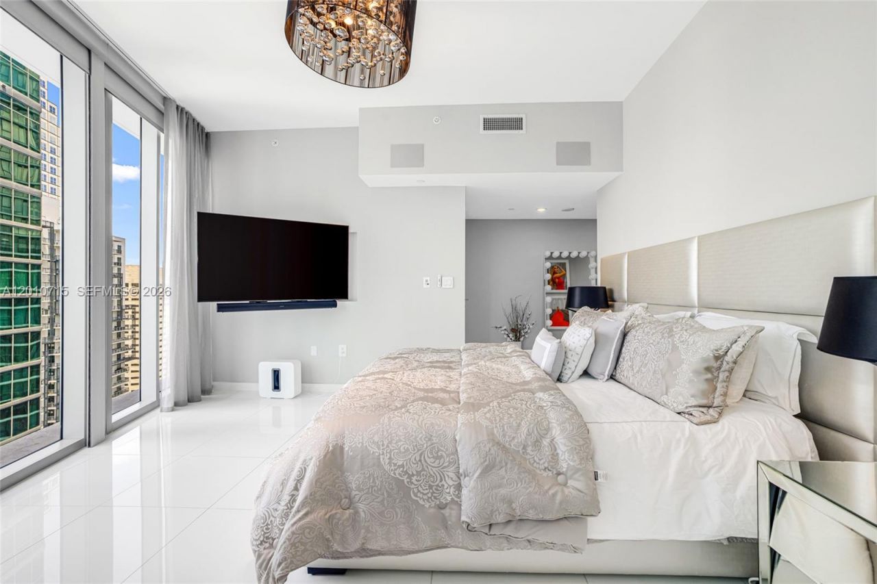 200 Biscayne Boulevard Way , Unit 4401, Miami, FL 33131 Photo