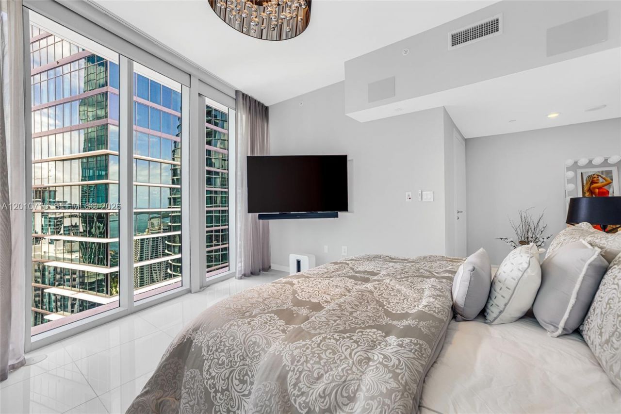 200 Biscayne Boulevard Way , Unit 4401, Miami, FL 33131 Photo