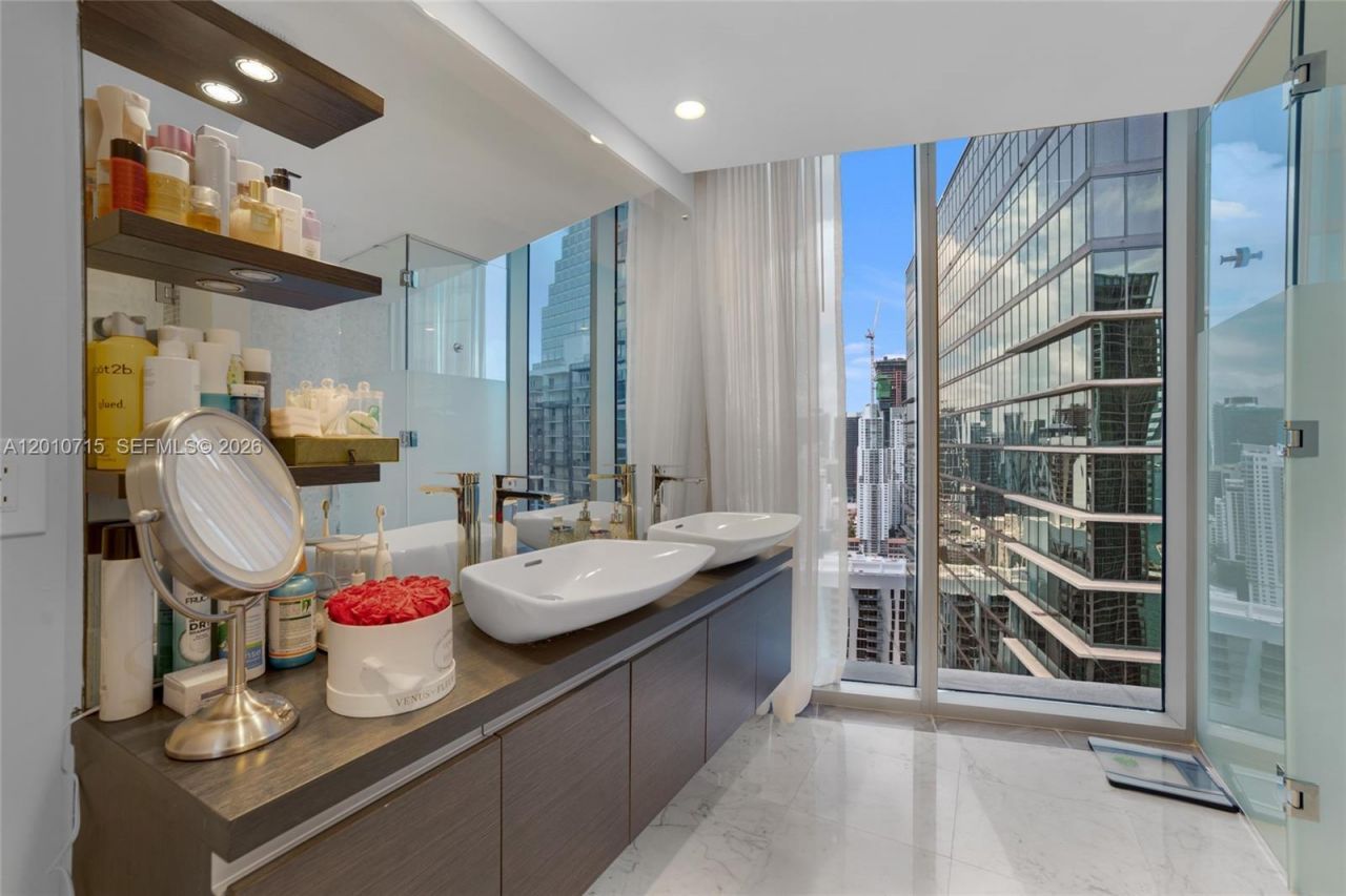 200 Biscayne Boulevard Way , Unit 4401, Miami, FL 33131 Photo