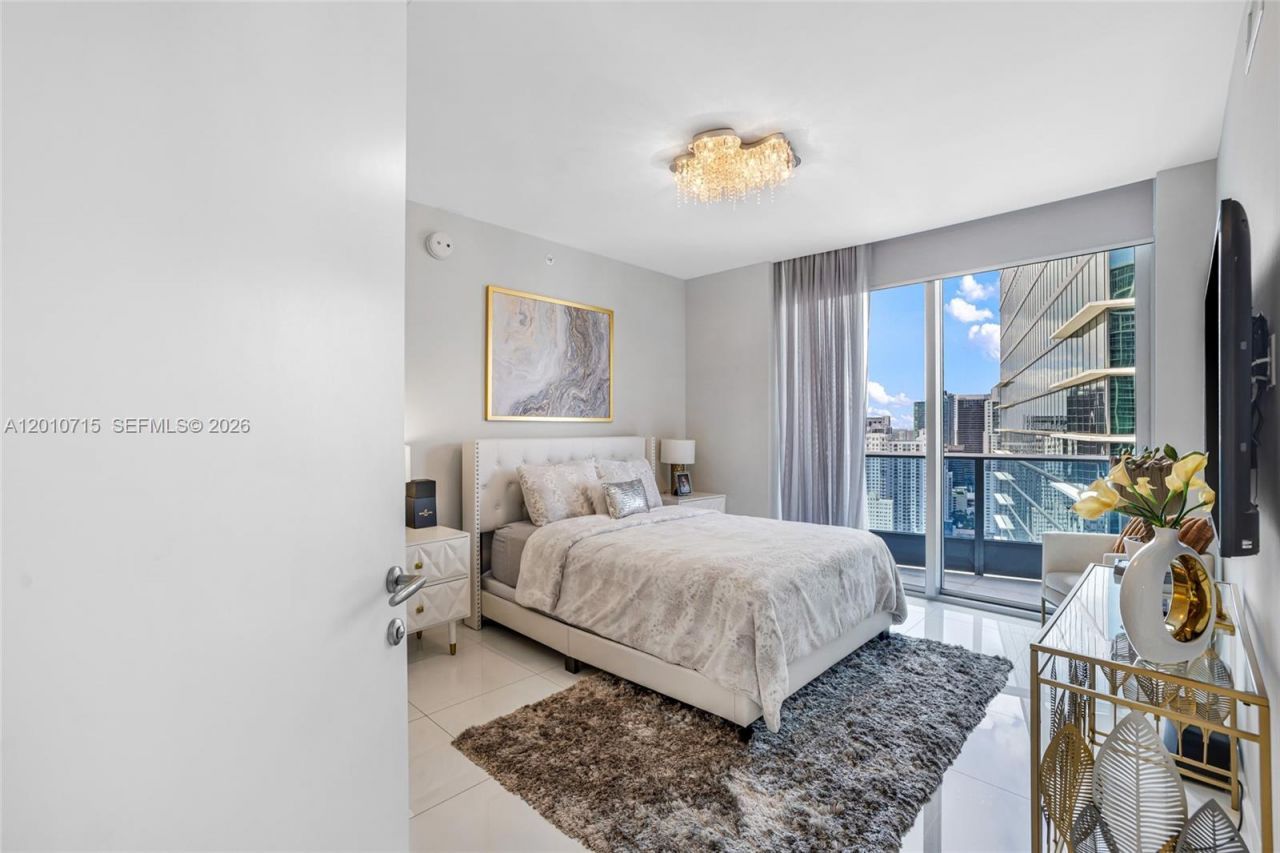 200 Biscayne Boulevard Way , Unit 4401, Miami, FL 33131 Photo