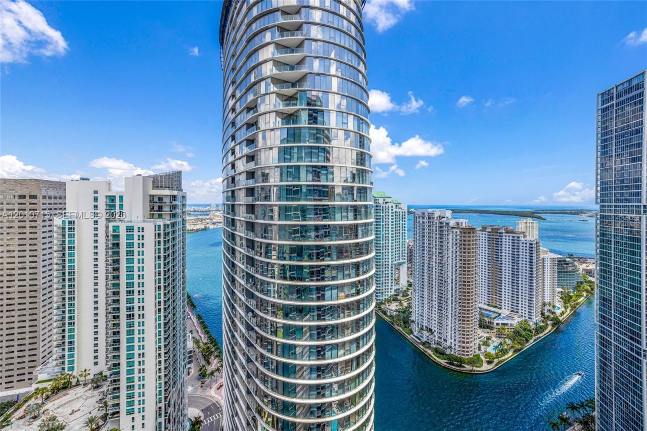 200 Biscayne Boulevard Way , Unit 4401, Miami, FL 33131 Photo