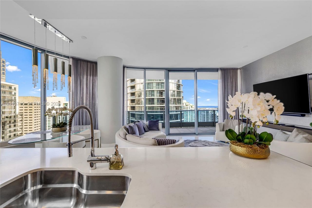 200 Biscayne Boulevard Way , Unit 4401, Miami, FL 33131 Photo