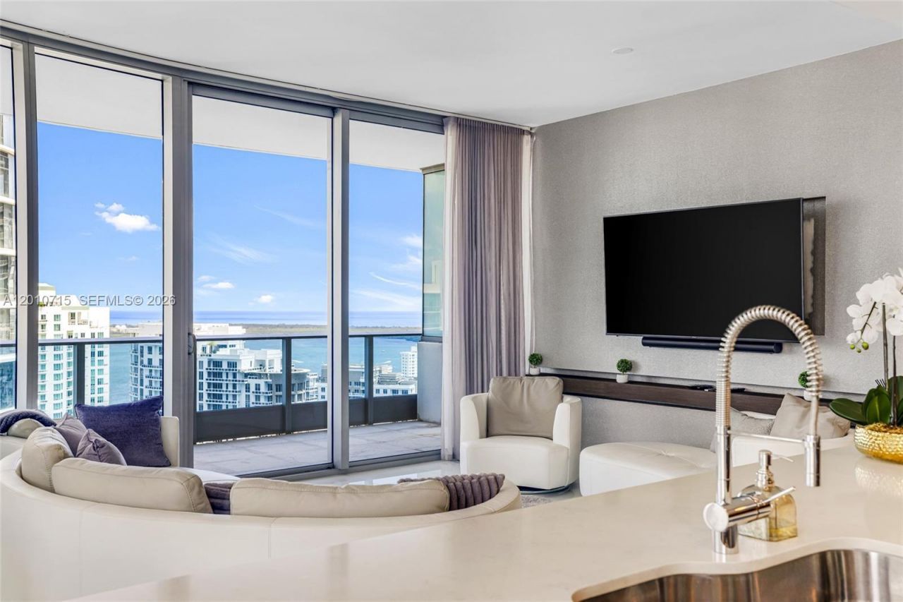 200 Biscayne Boulevard Way , Unit 4401, Miami, FL 33131 Photo