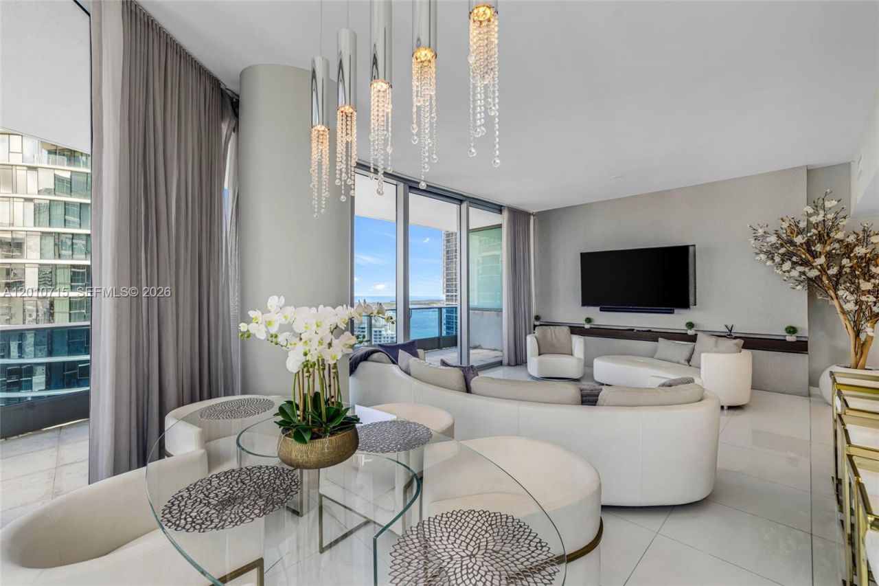 200 Biscayne Boulevard Way , Unit 4401, Miami, FL 33131 Photo