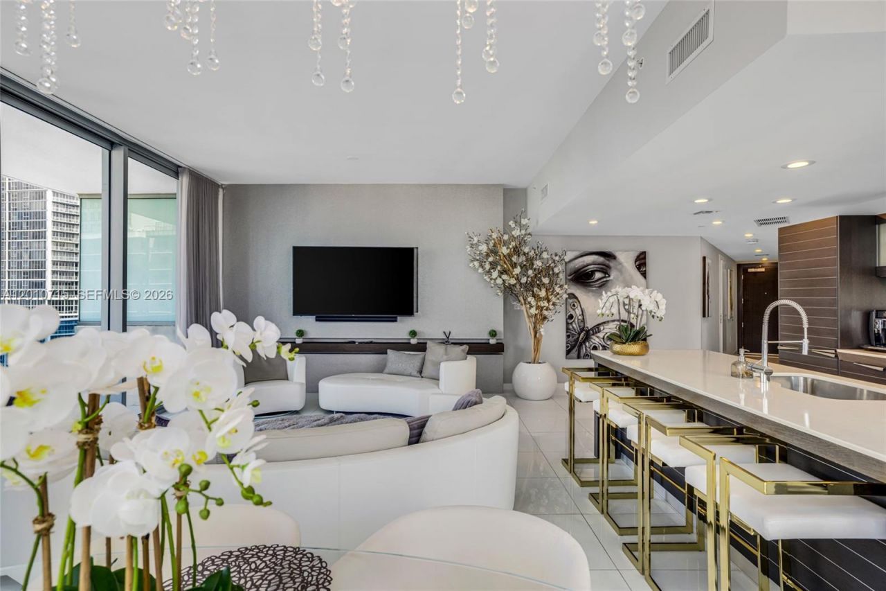 200 Biscayne Boulevard Way , Unit 4401, Miami, FL 33131 Photo