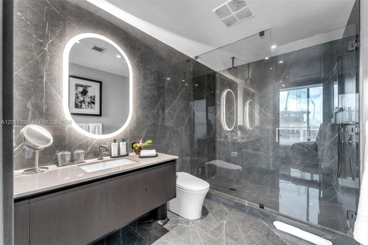 20 NE 11 St, Unit 3410, Miami, FL 33132 Photo
