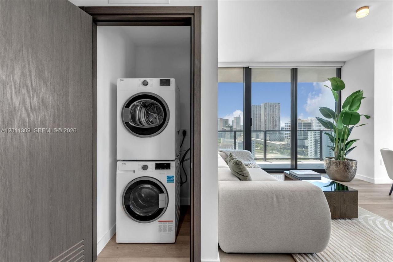 20 NE 11 St, Unit 3410, Miami, FL 33132 Photo