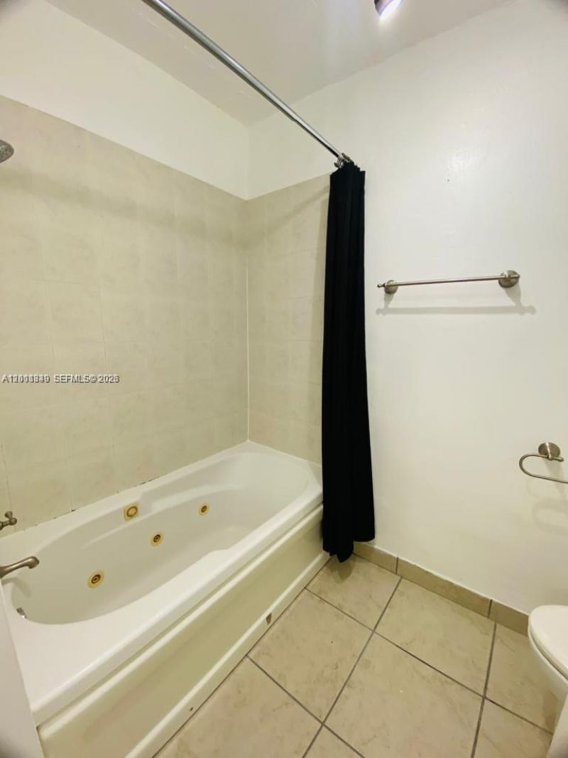 800 West Ave, Unit 905, Miami Beach, FL 33139 Photo
