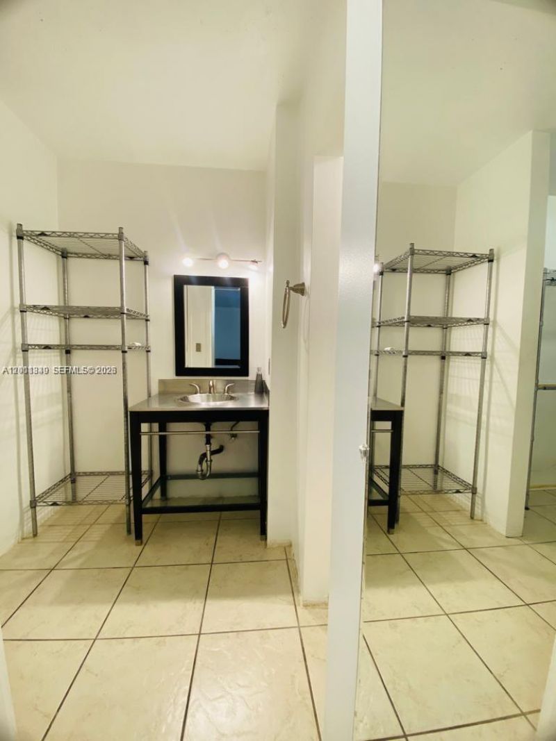 800 West Ave, Unit 905, Miami Beach, FL 33139 Photo