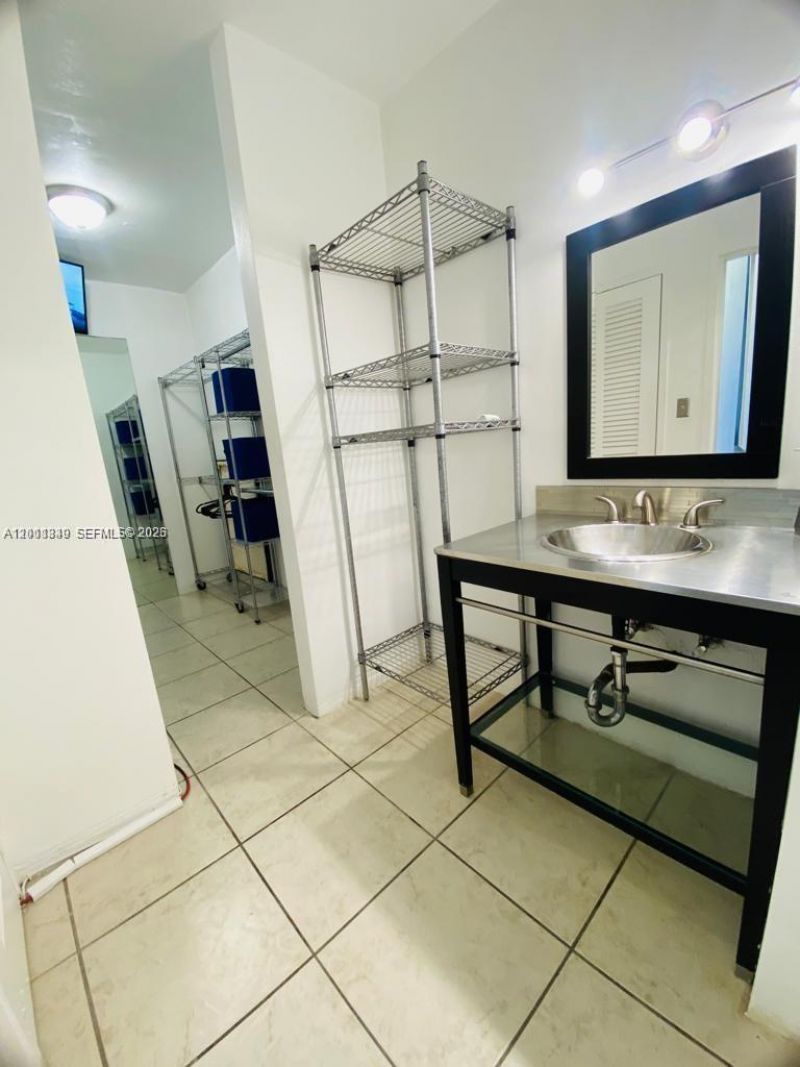 800 West Ave, Unit 905, Miami Beach, FL 33139 Photo