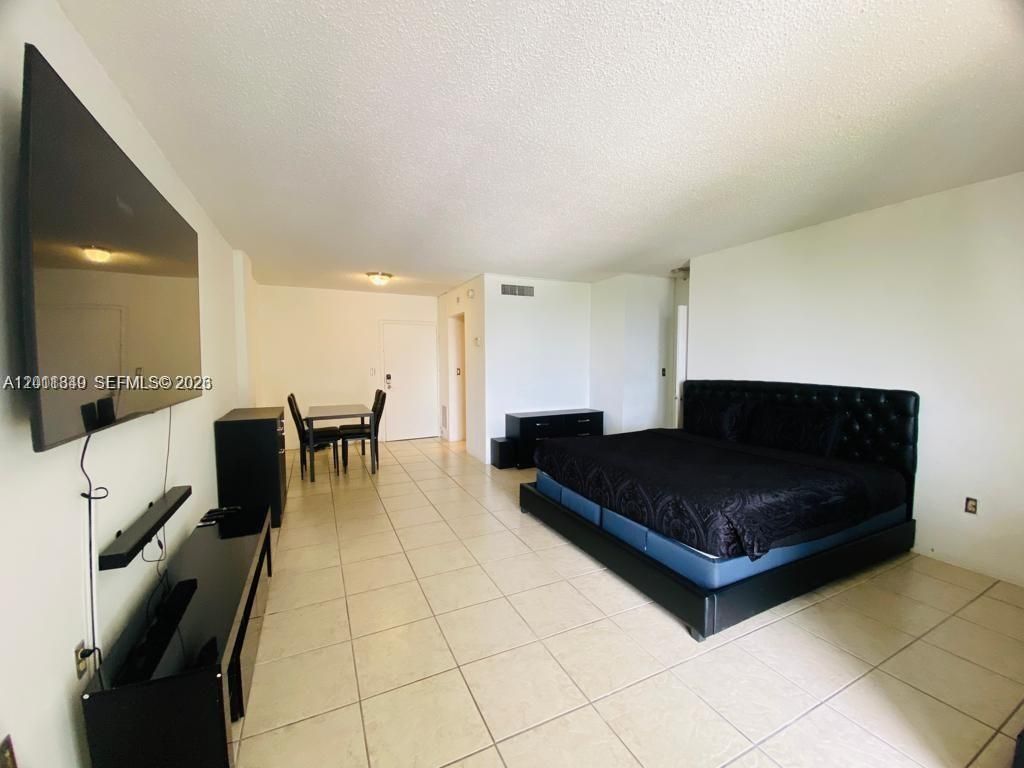 800 West Ave, Unit 905, Miami Beach, FL 33139 Photo