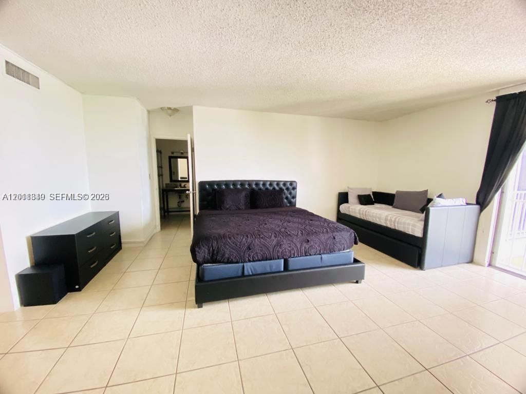 800 West Ave, Unit 905, Miami Beach, FL 33139 Photo