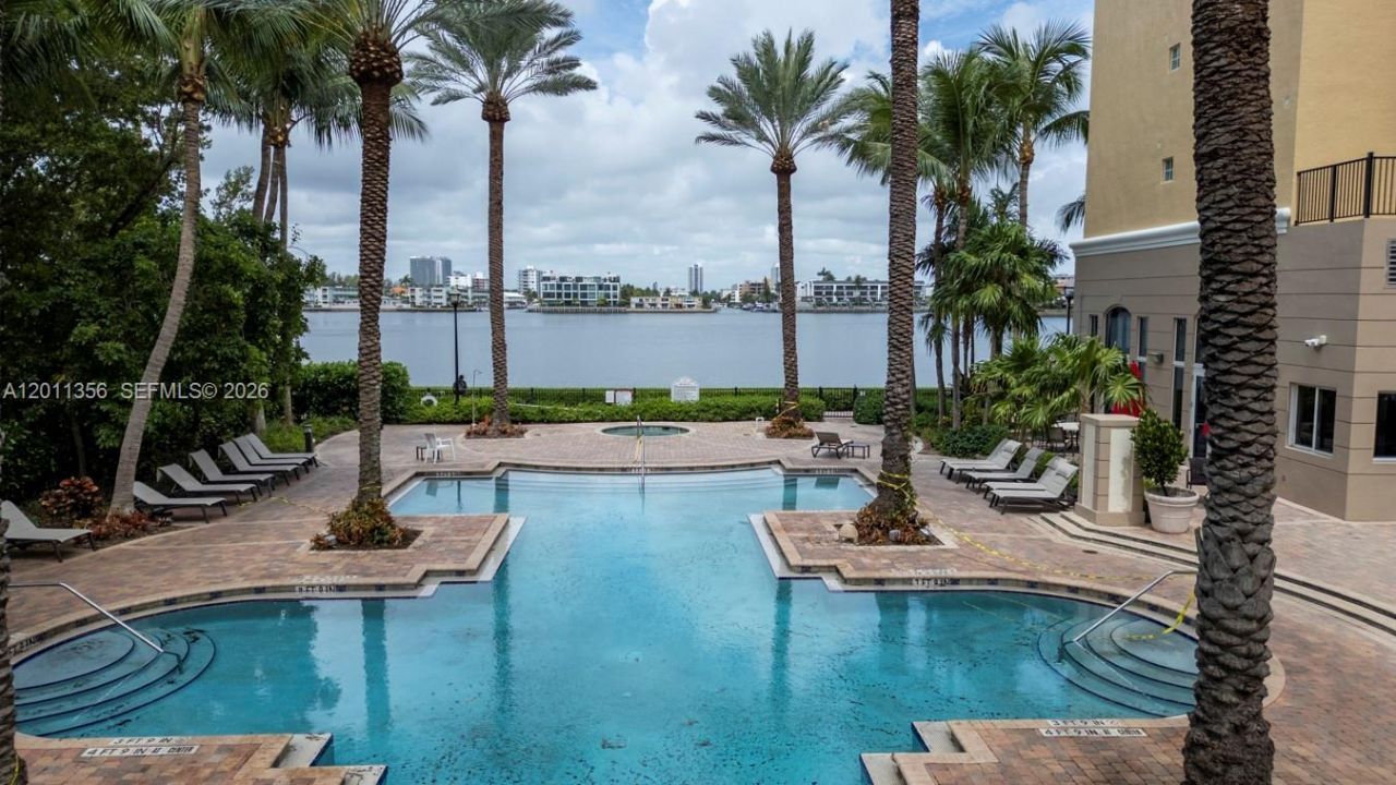 17100 N Bay Rd , Unit 1610, Sunny Isles Beach, FL 33160 Photo
