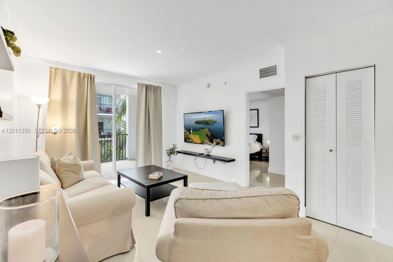 17100 N Bay Rd , Unit 1610, Sunny Isles Beach, FL 33160 Photo