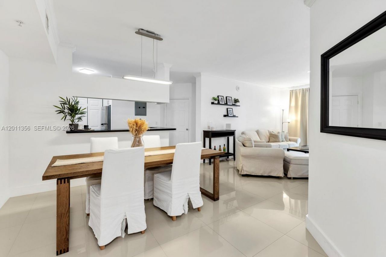 17100 N Bay Rd, Unit 1610, Sunny Isles Beach, FL 33160 Photo