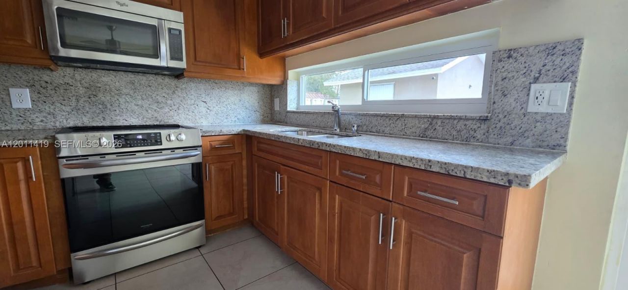 5900 Atlanta St , Hollywood, FL 33021 Photo