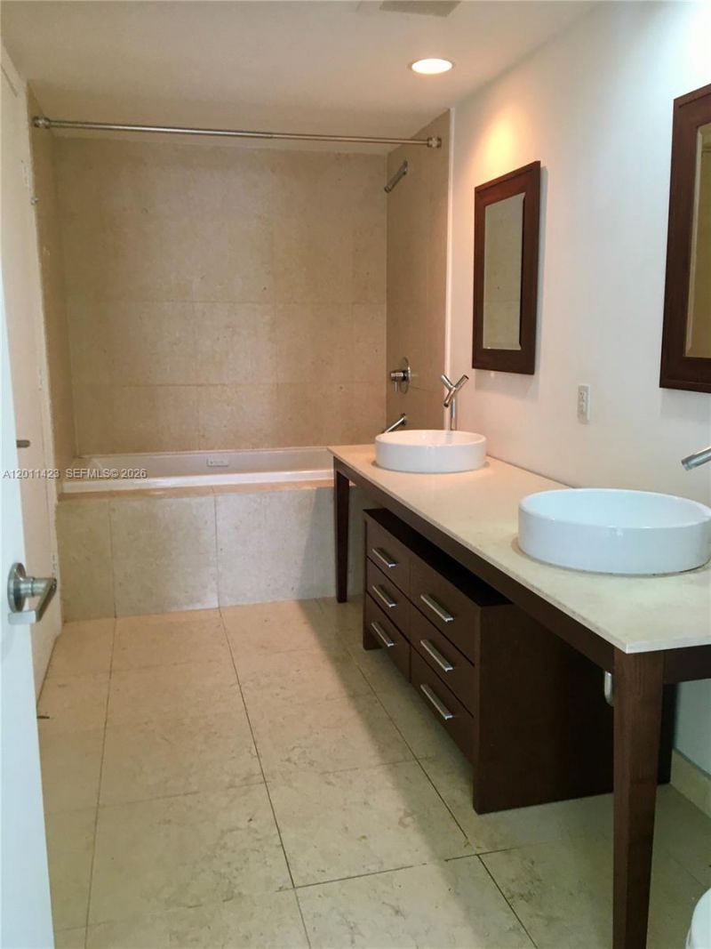 475 Brickell Avenue , Unit 1614, Miami, FL 33131 Photo