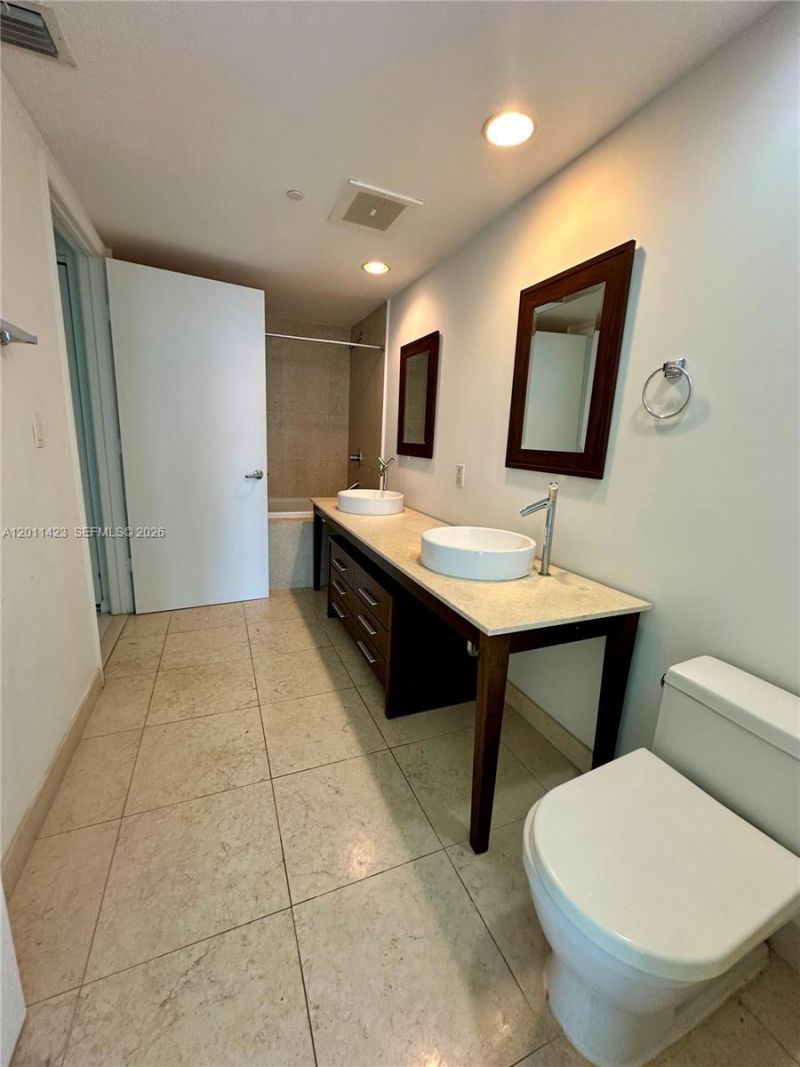 475 Brickell Avenue , Unit 1614, Miami, FL 33131 Photo
