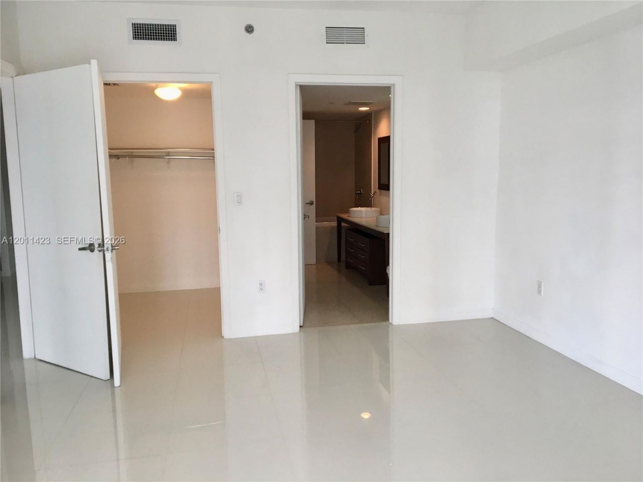 475 Brickell Avenue , Unit 1614, Miami, FL 33131 Photo