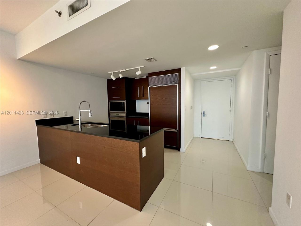 475 Brickell Avenue , Unit 1614, Miami, FL 33131 Photo