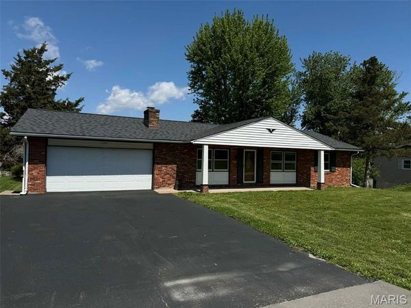 4508 West Ely , Hannibal, MO 63401
