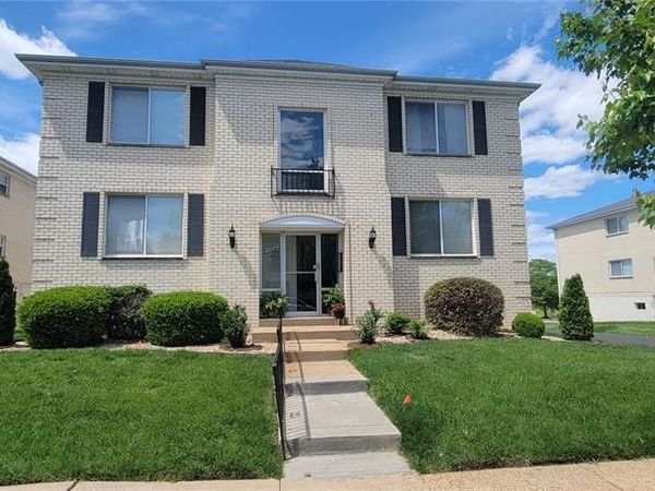 12587 Chardin Place , Unit 4, St Louis, MO 63128