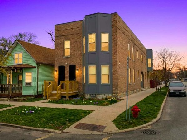 13443 Greenwood Avenue, Unit 2E, Blue Island, IL 60406