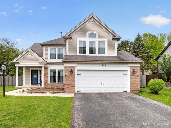 1353 Royal Oak Lane , Lake In The Hills, IL 60156