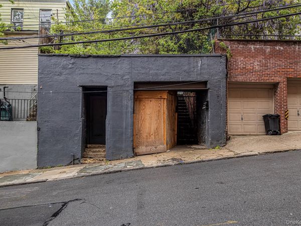 151 Summit Place , Bronx, NY 10463