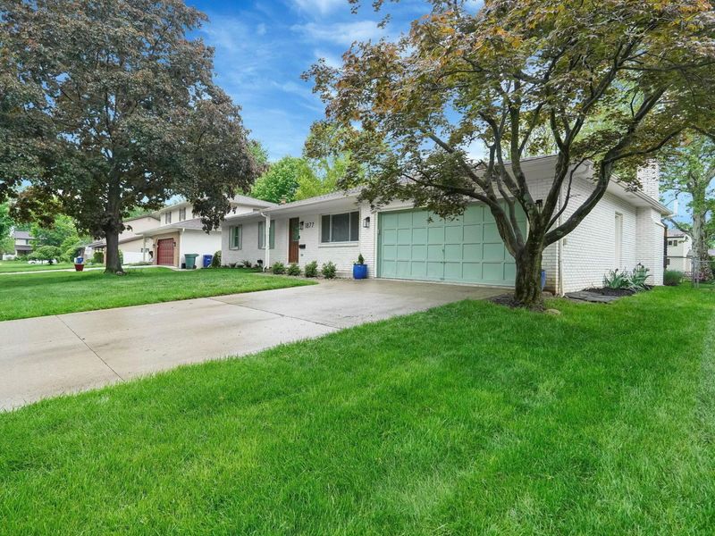 1877 Knollridge Court, Columbus, OH 43229 Photo 4