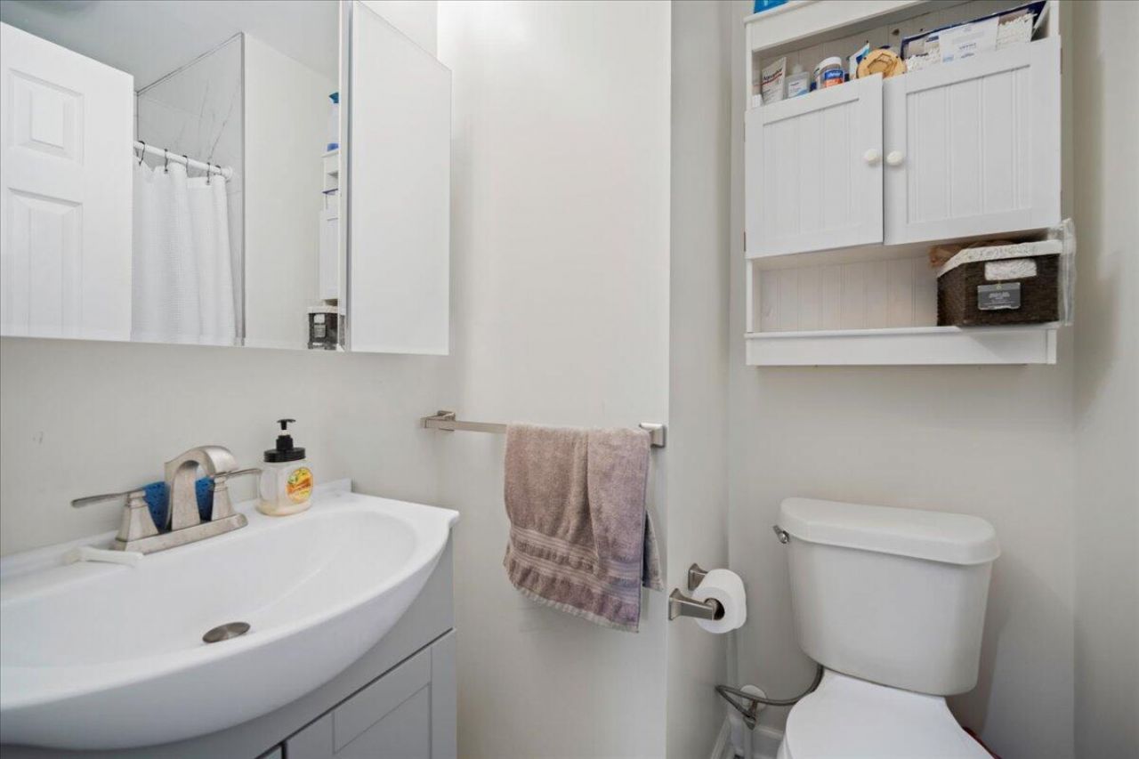 109 Robin Court Photo 12